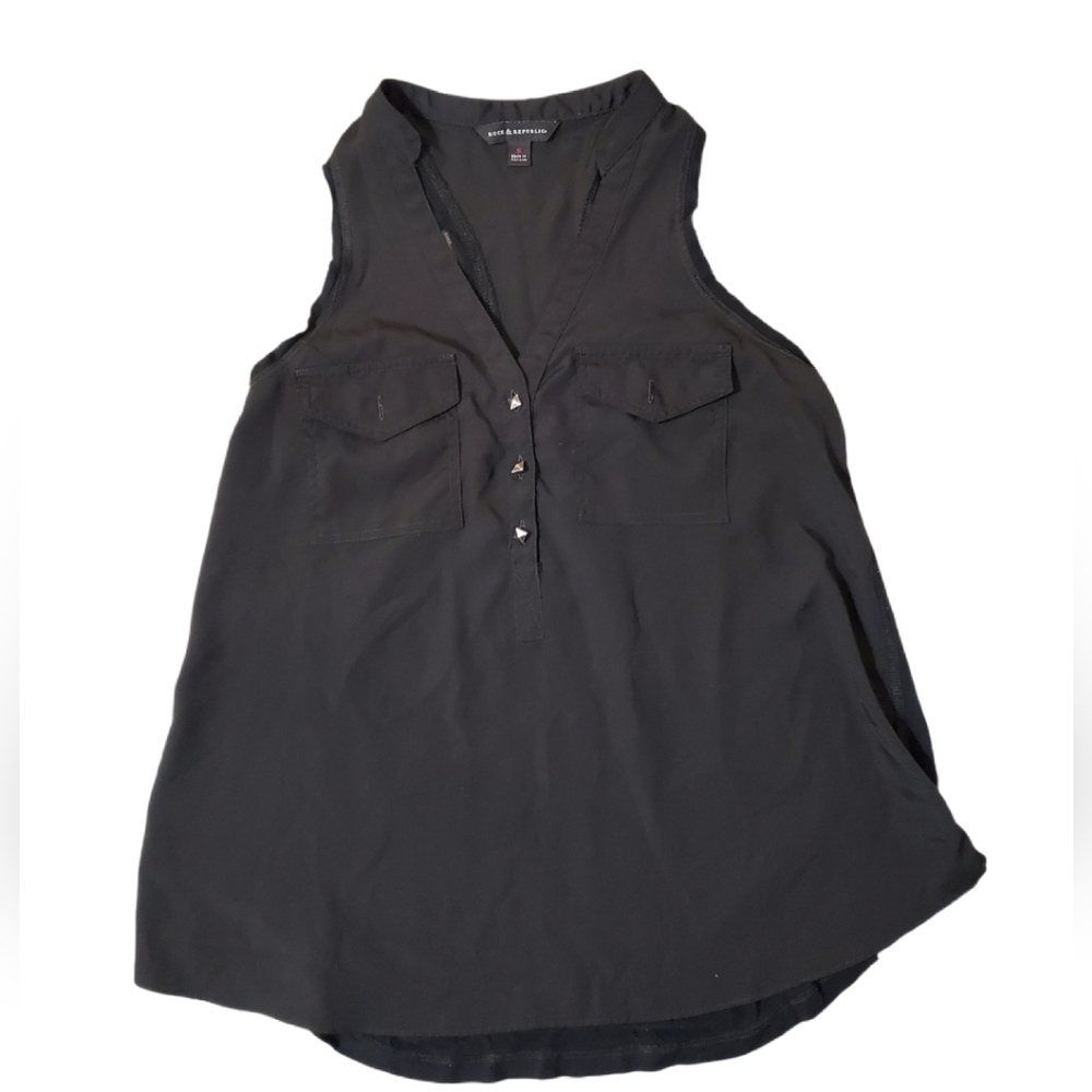 Rock & Republic Women's Black Metal Stud Sleeveless Top Small